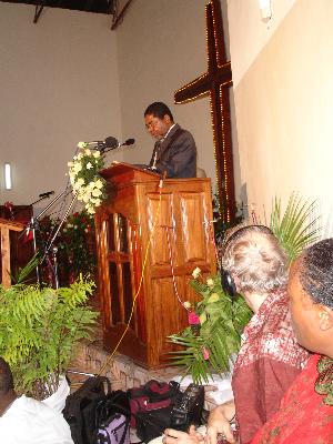 Askofu7.jpg (29911 Byte)