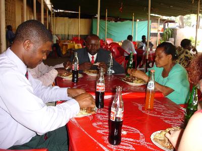 Askofu9.jpg (31334 Byte)