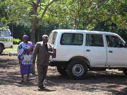 Harusi Hellen2.JPG (38272 Byte)