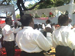 Kwaya3.JPG (21417 Byte)