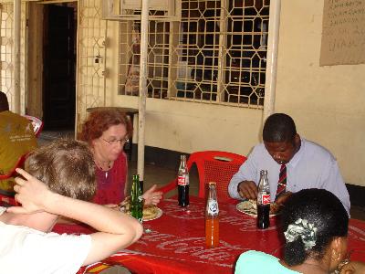 Askofu10.jpg (28122 Byte)