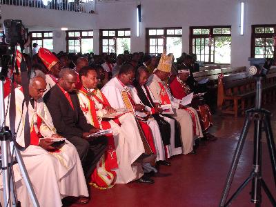 Askofu4.jpg (32163 Byte)