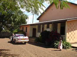 Harusi Hellen3.JPG (35096 Byte)