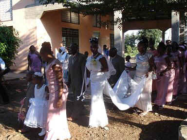 Harusi Hellen9.JPG (52280 Byte)