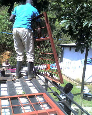 15-06-16_1329.jpg (83534 bytes)