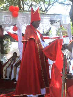 Hoduba_askofu_mpya.JPG (22489 Byte)