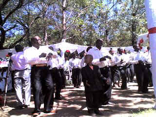 Kwaya1a.JPG (33963 Byte)