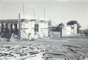 r History 11 office studio building.jpg (29125 Byte)