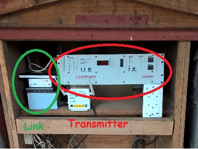 transmitter.jpg (56374 bytes)