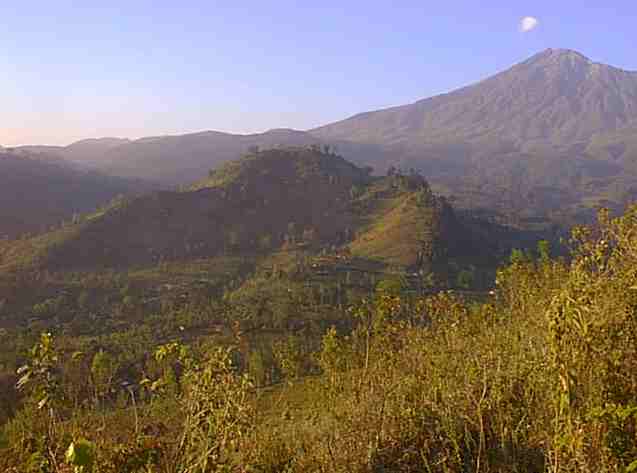 Meru.jpg (21136 bytes)