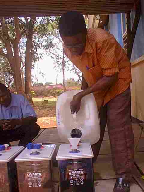 Bat2.jpg (62550 bytes)