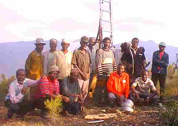 b_crew.jpg (15715 bytes)