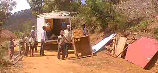 carry1.jpg (11492 bytes)