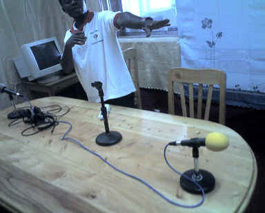 discussion_Studio.jpg (13751 bytes)